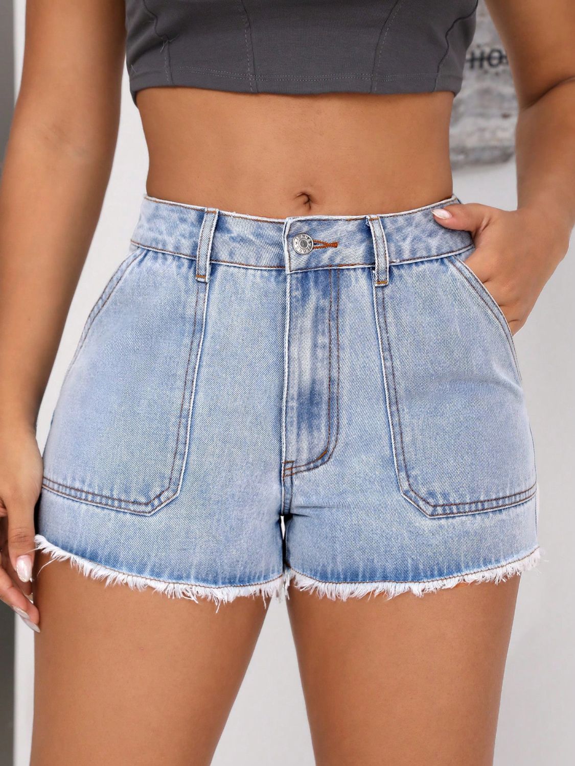 Stilla | Hem Pocketed Denim Shorts