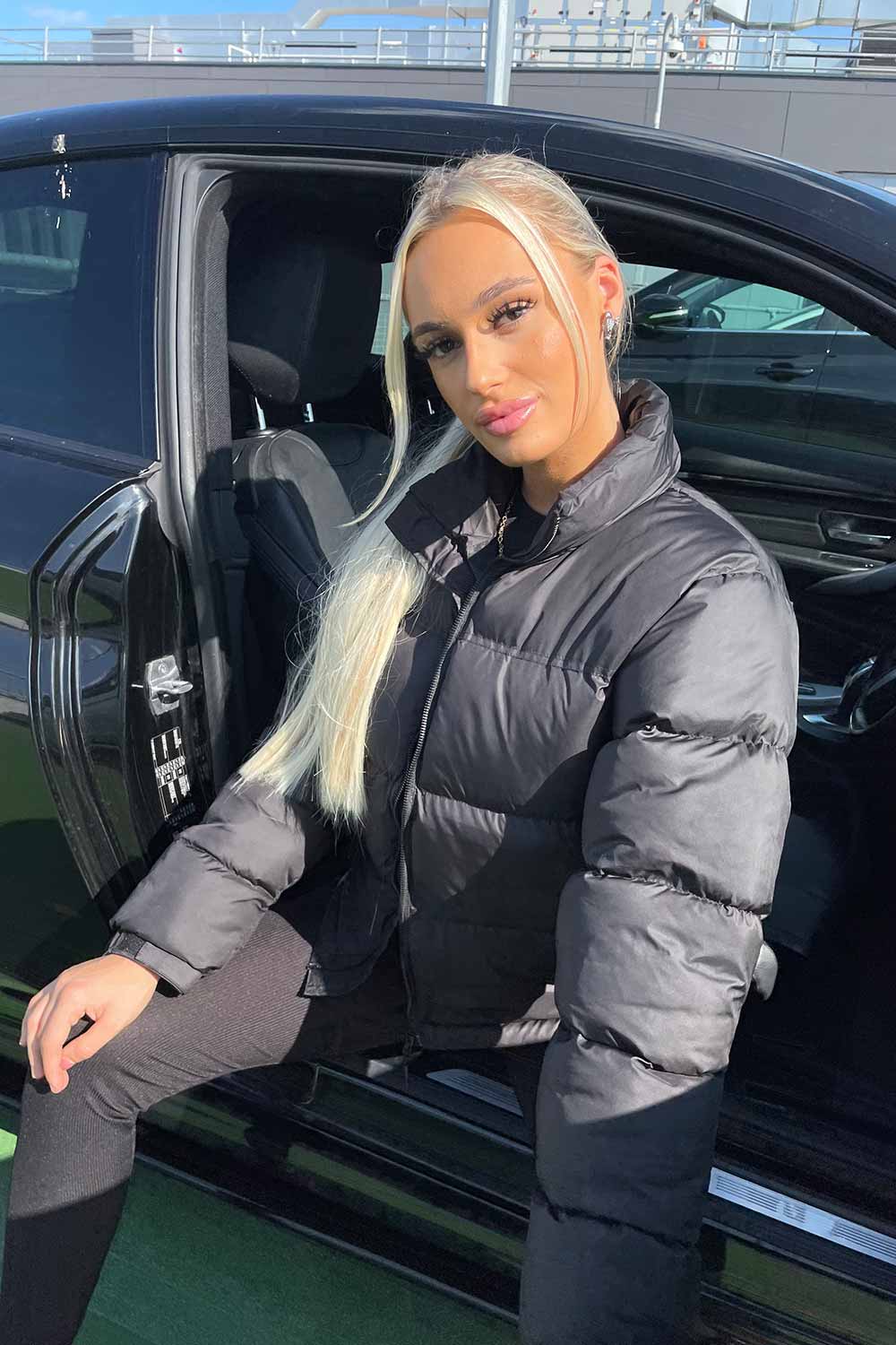 Stilla | Elegant Sort Puffer Jakke