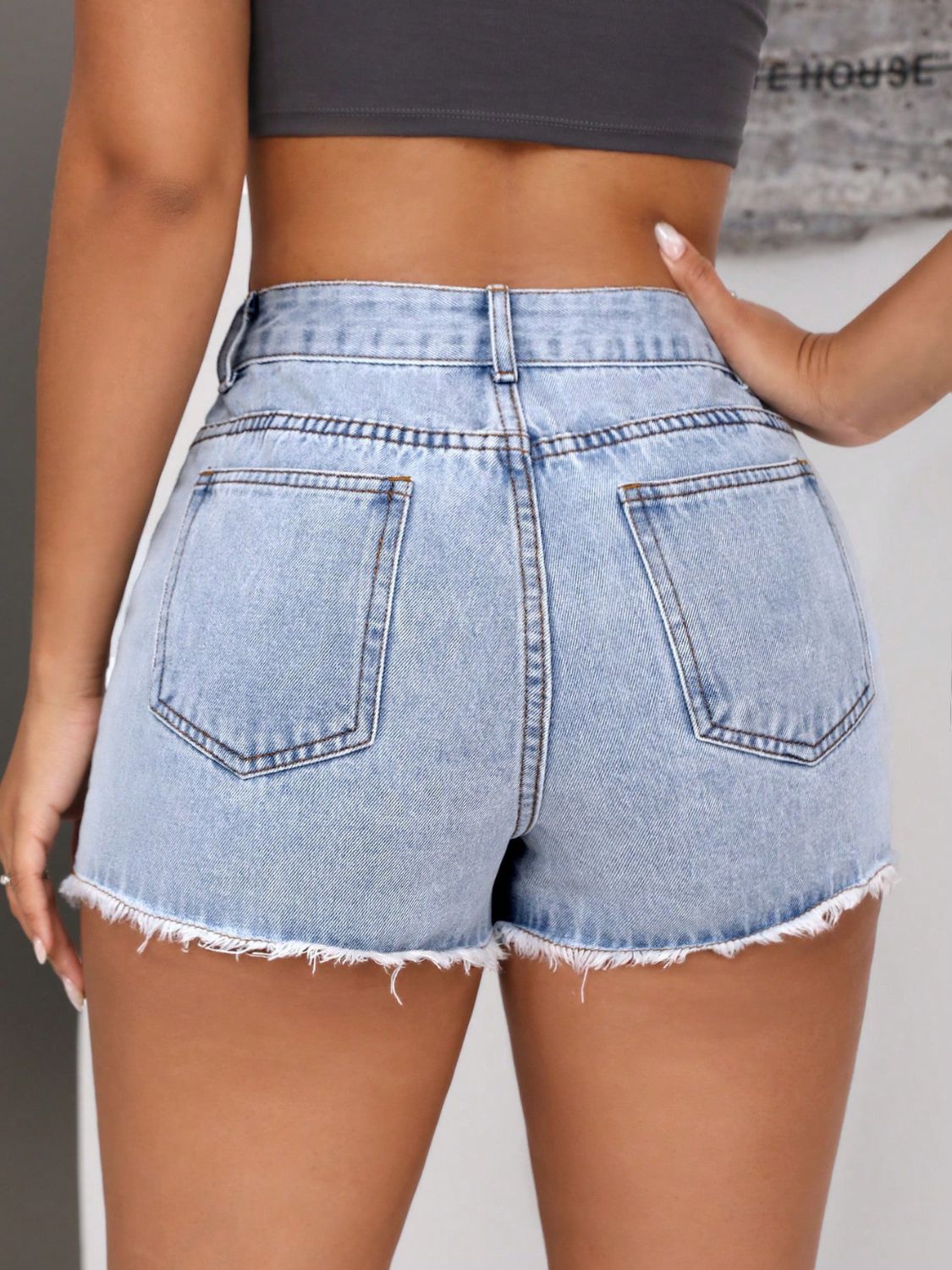 Stilla | Hem Pocketed Denim Shorts