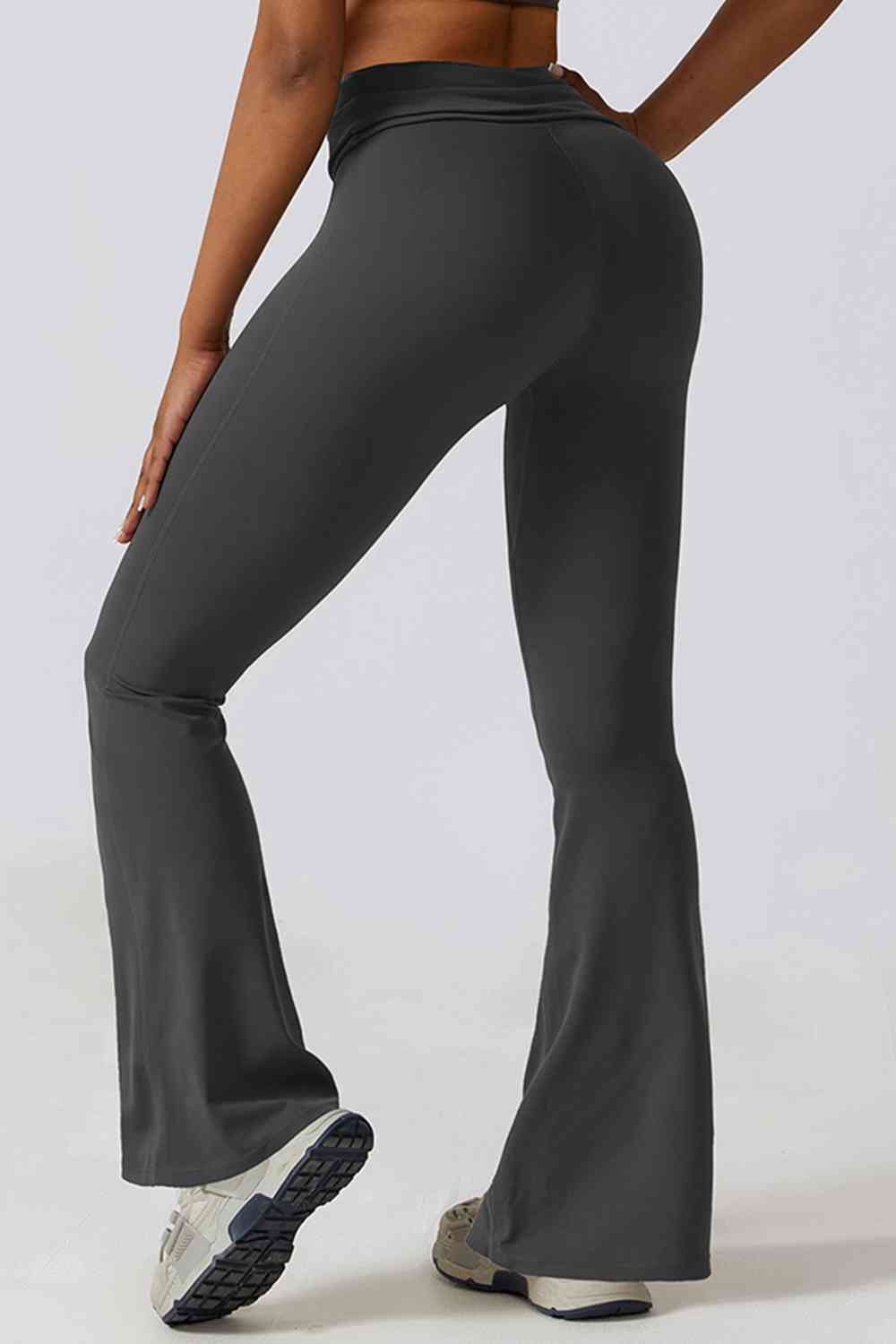Stilla | Hals Flare Sport Jumpsuit