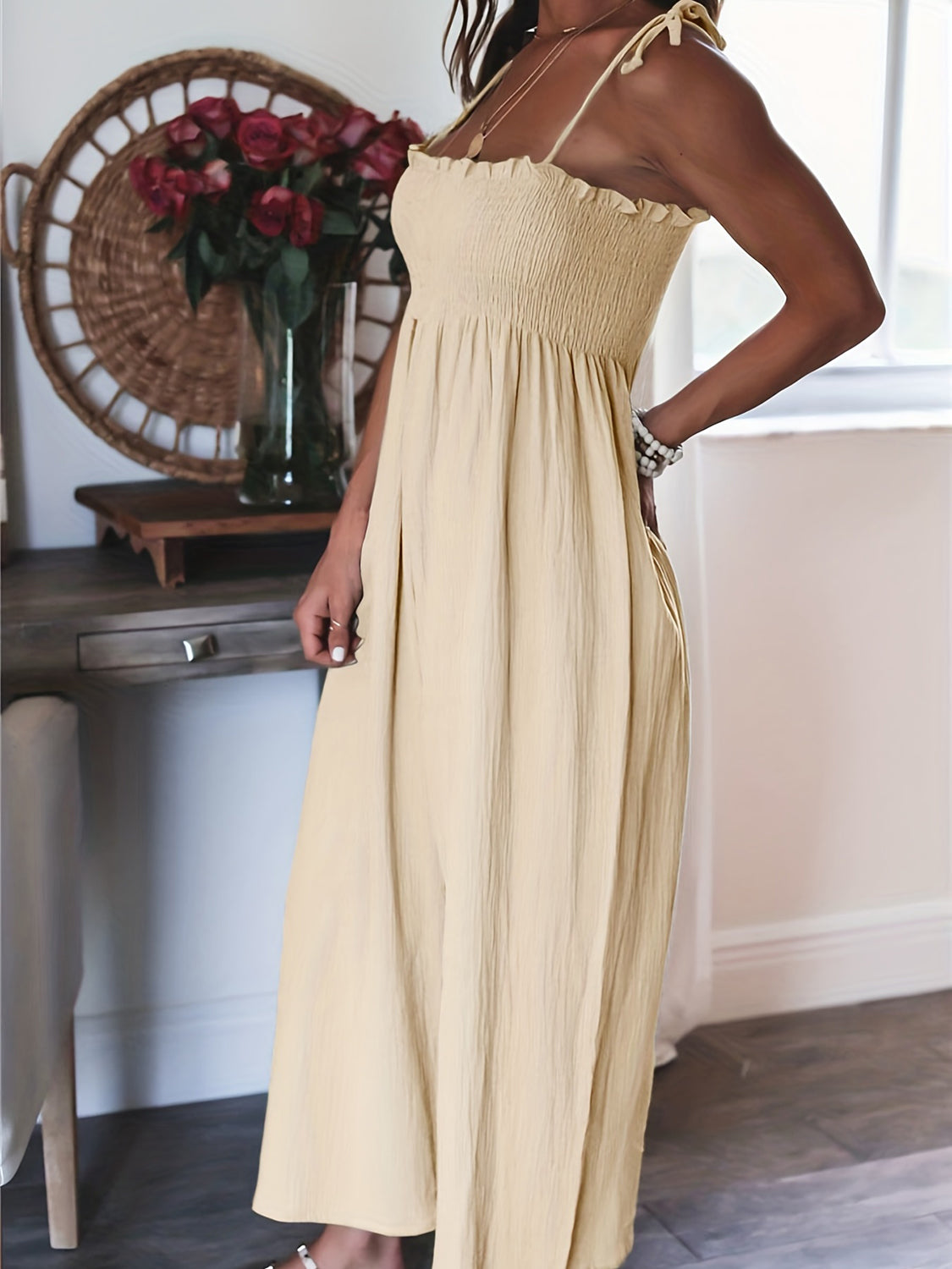 Stilla | Størrelse Smocket Spaghetti Strap Bred Ben Jumpsuit