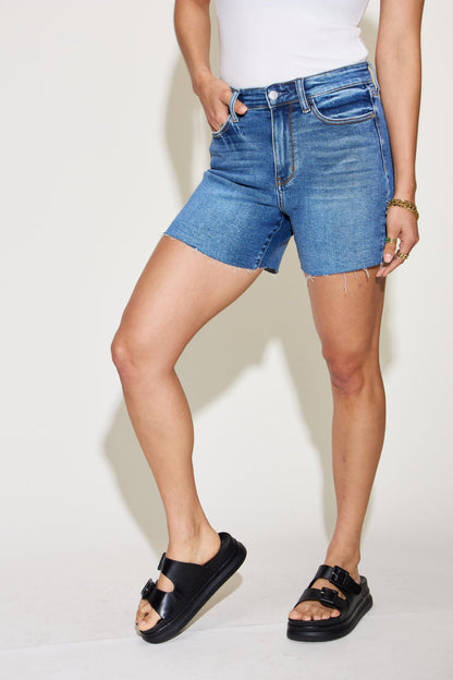Stilla | Blå Full Size High Waist Slim Denim Shorts