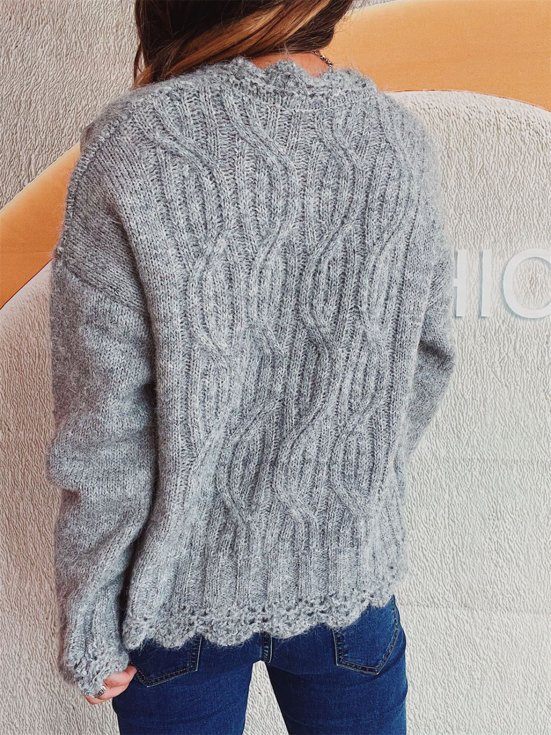 Stilla | Pullover med lange ærmer, faldende skuldre og bølget bund