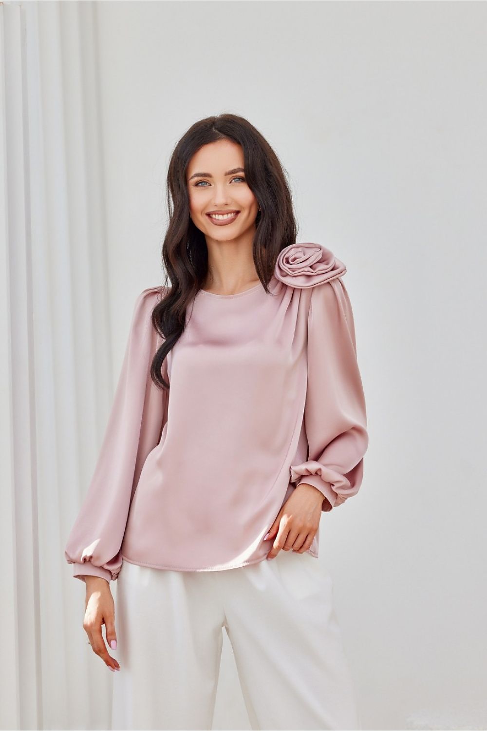 Stilla | Satin Bluse med Elegance