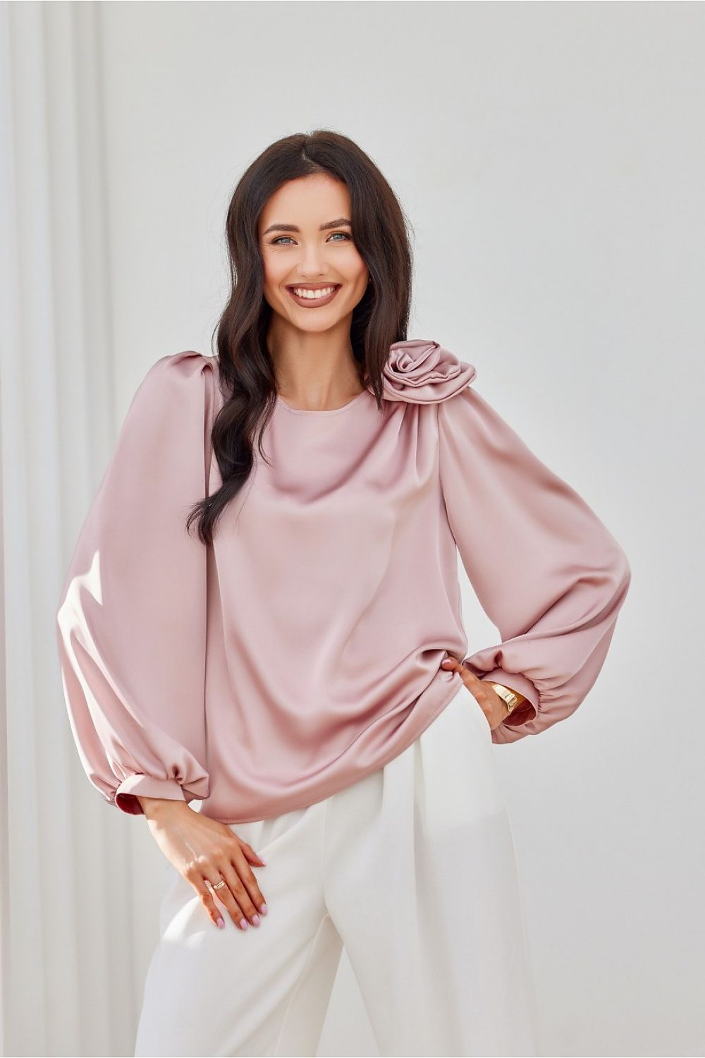Stilla | Satin Bluse med Elegance