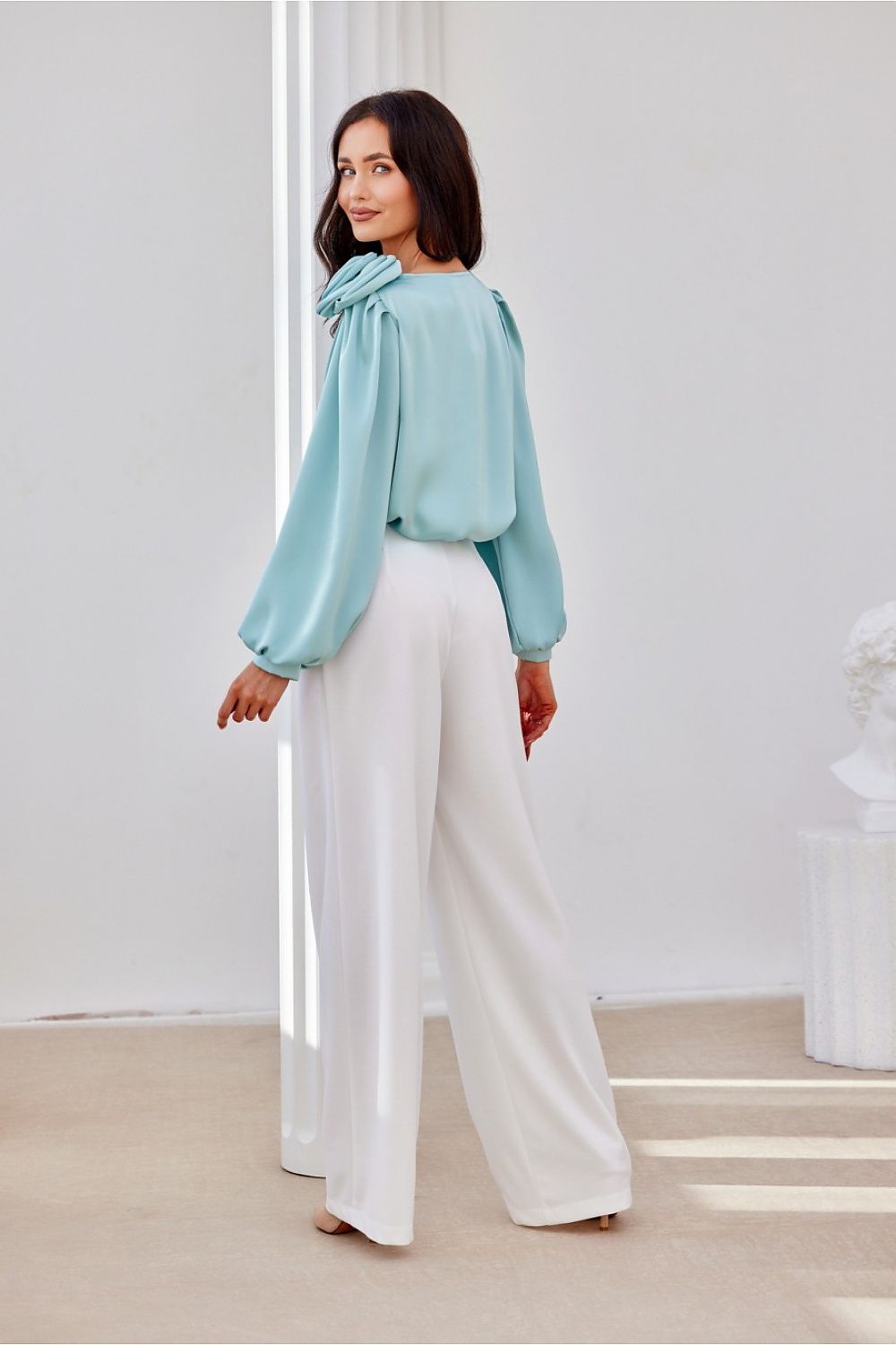 Stilla | Satin Bluse med Elegance
