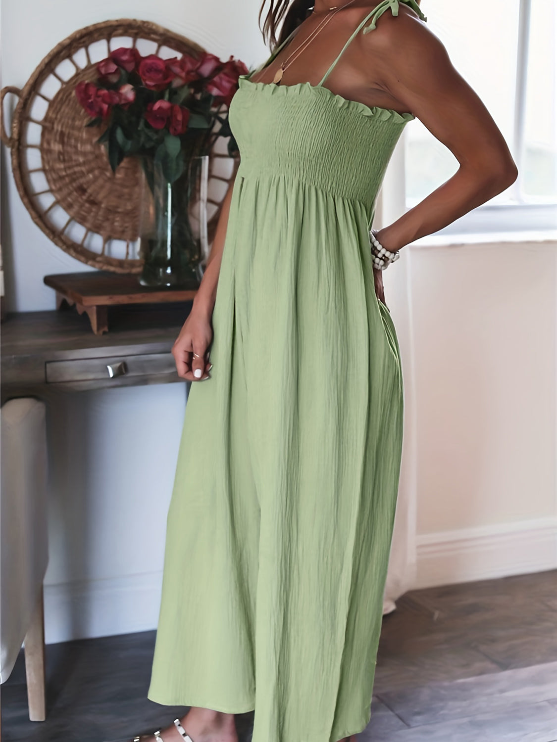 Stilla | Størrelse Smocket Spaghetti Strap Bred Ben Jumpsuit