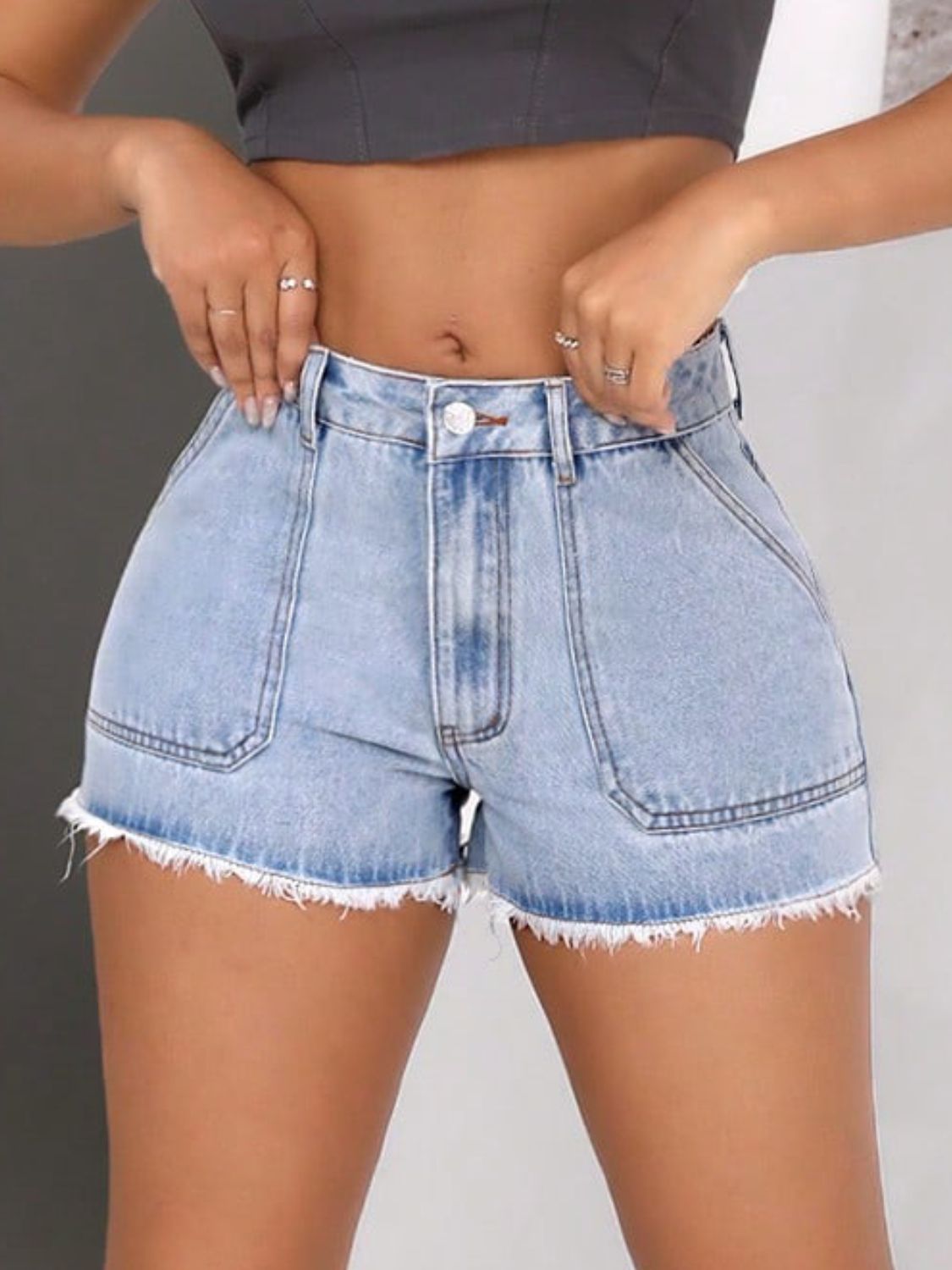 Stilla | Hem Pocketed Denim Shorts