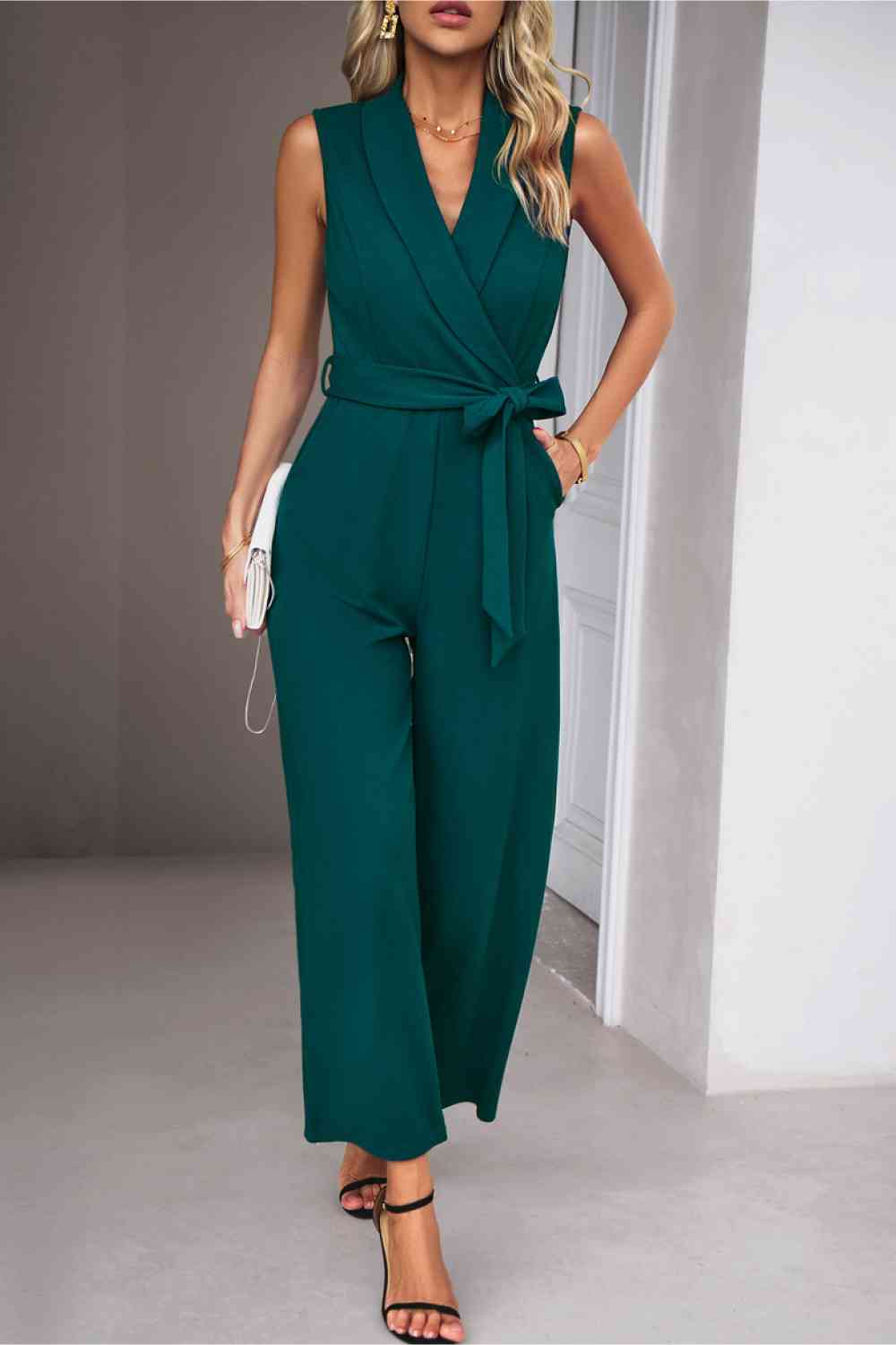 Stilla | Talje sjal krave ærmeløs jumpsuit