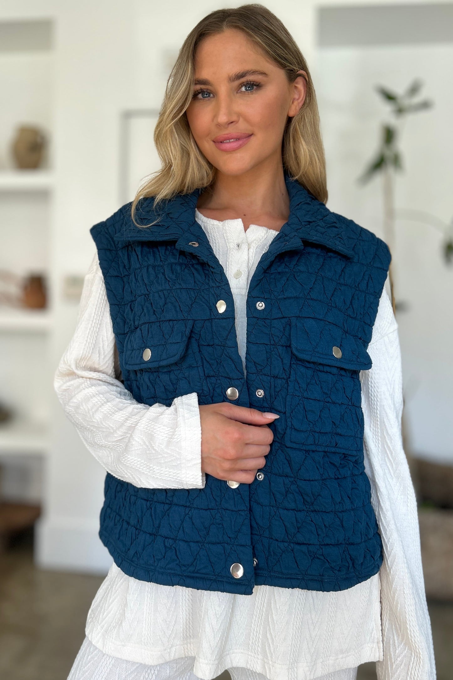 Stilla | Tag Full Size Pocketed Texture Snap Down Vest Frakke
