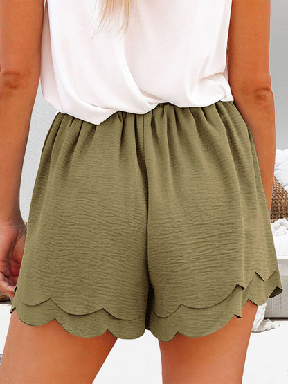 Stilla | Lagdelt Scalloped Hem Shorts