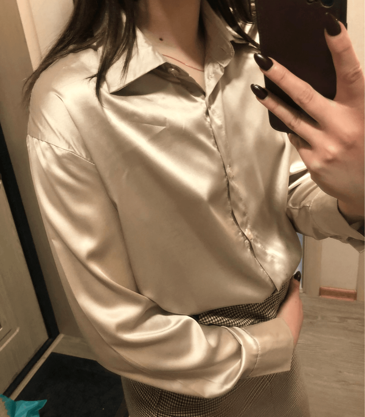 Stilla | Bluse i silkesatin med knapper