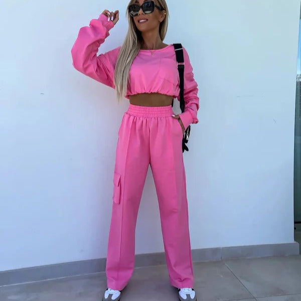 Stilla | Træningssæt Kort Sweatshirt Blødt Strikmateriale Løs Pasform Cargo Bukser