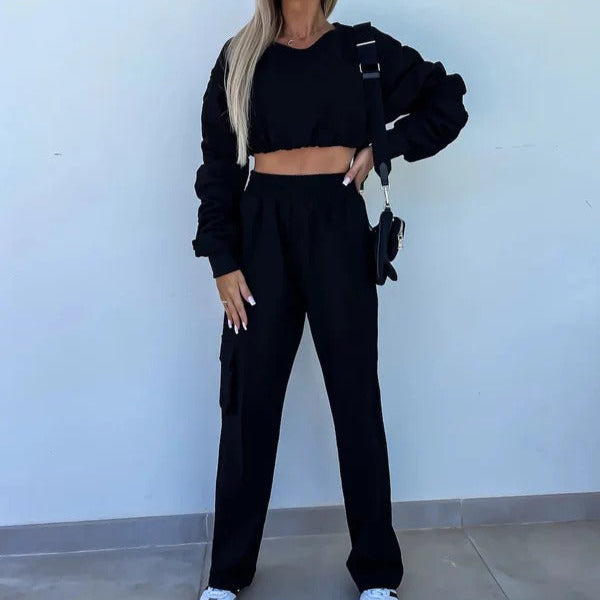 Stilla | Træningssæt Kort Sweatshirt Blødt Strikmateriale Løs Pasform Cargo Bukser