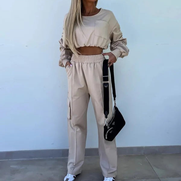 Stilla | Træningssæt Kort Sweatshirt Blødt Strikmateriale Løs Pasform Cargo Bukser