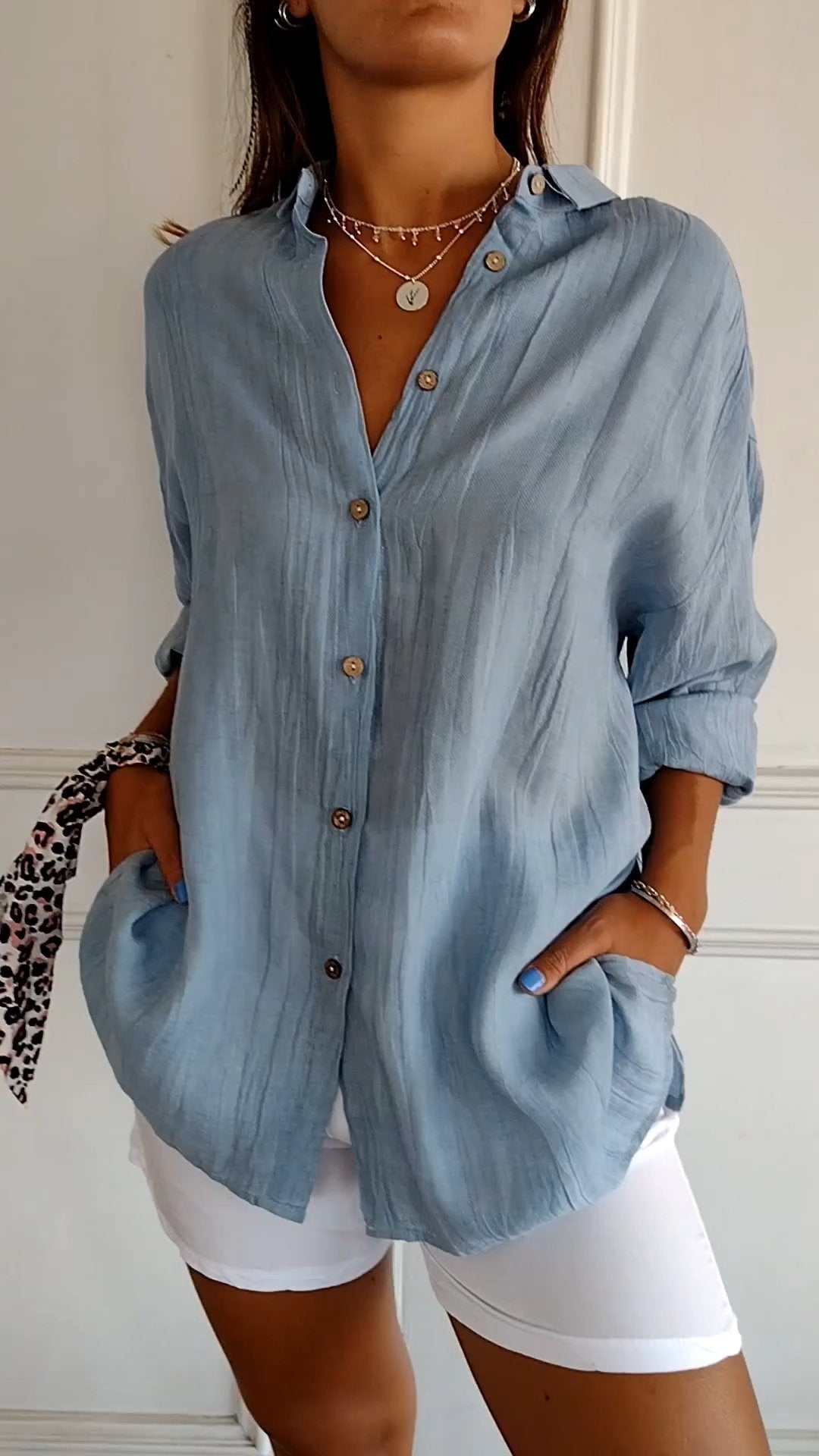 Stilla | Damebluse med lange ærmer og elegante, behagelige manchetter