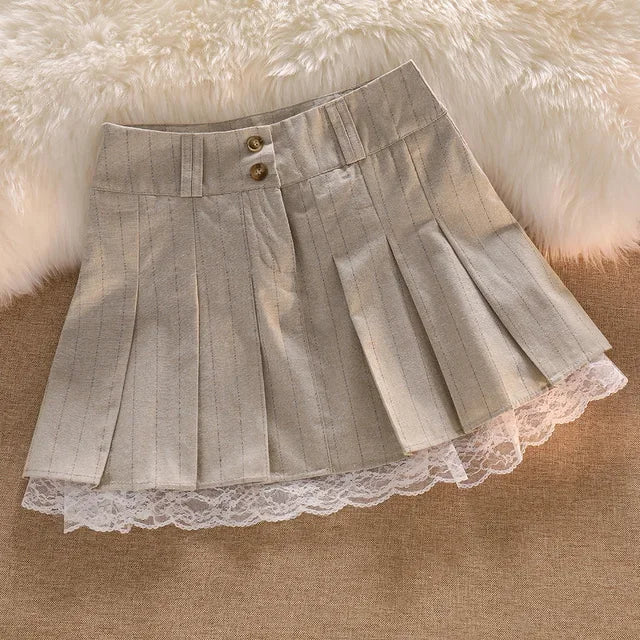 Stilla | Designer Blonde Underlag Trim Plisserede Nederdele (kort)