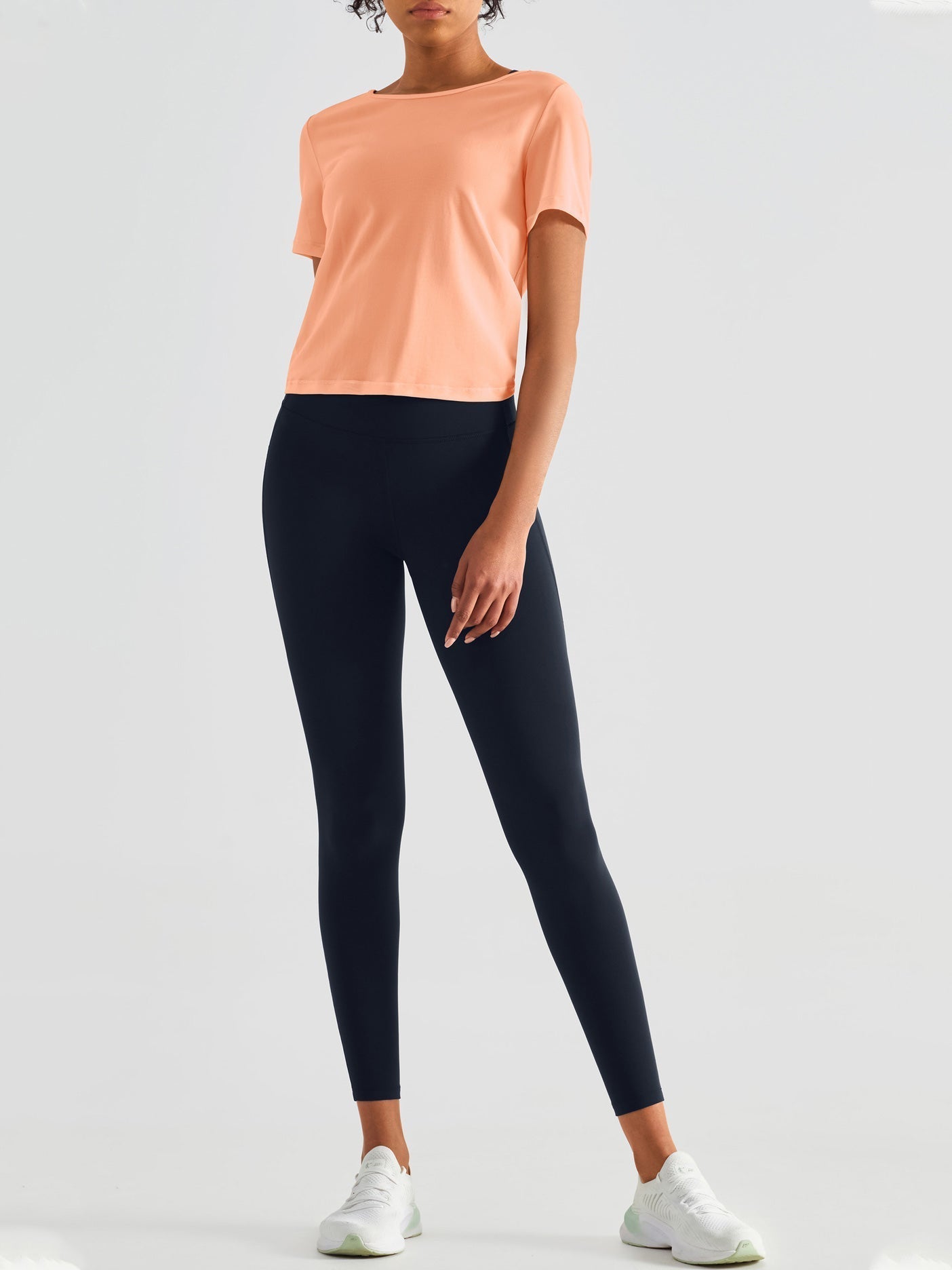 Stilla | Kvinders T-shirts Rund Hals Skønhed Bag Mesh Komfort Sports T-shirt